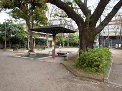 公園　高井戸みどり公園（公園）まで330m