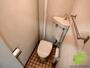 トイレ　こちらはトイレです。清潔感があり、安心して使用できます。
