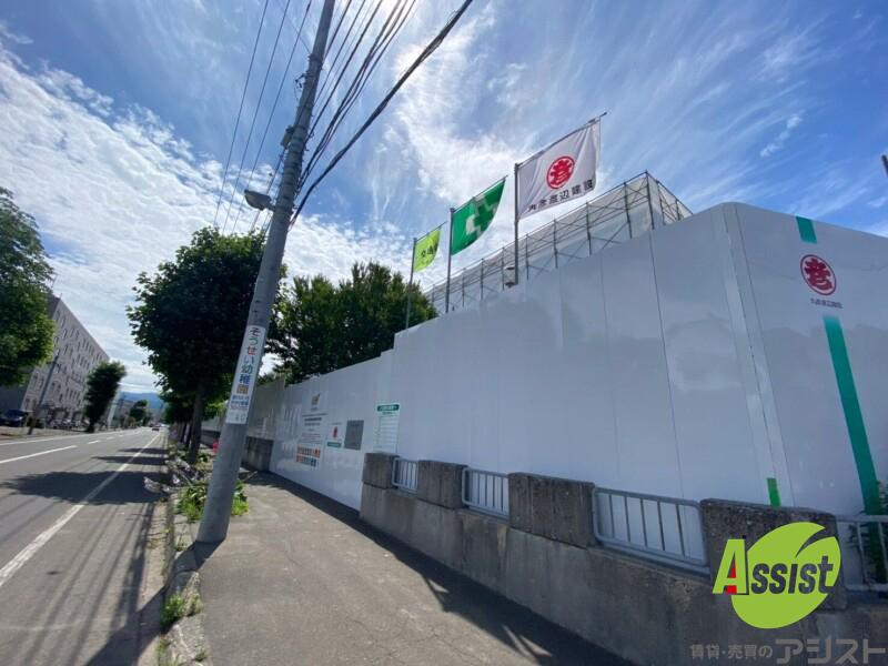 小学校　札幌市立新陽小学校（小学校）まで714m