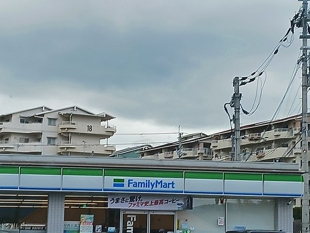 コンビニ　ファミリーマート長野市町店様（コンビニ）まで702m