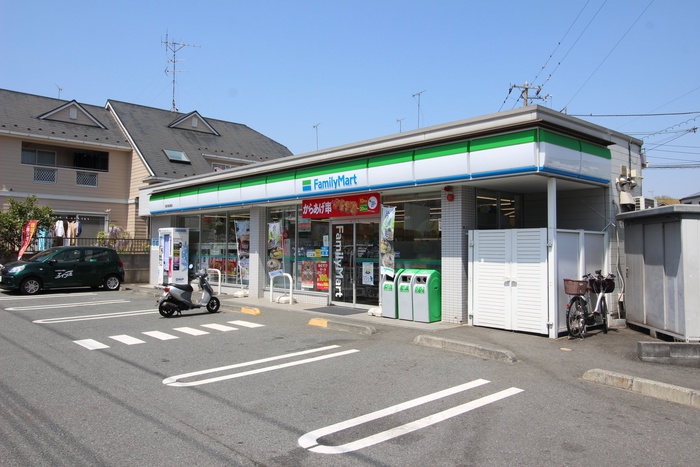 コンビニ　ファミリーマート都筑梅田橋店（コンビニ）まで296m