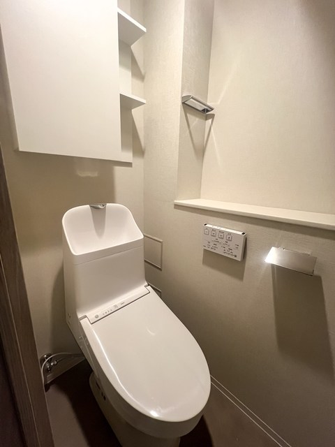 トイレ　※写真は同タイプ住戸です。