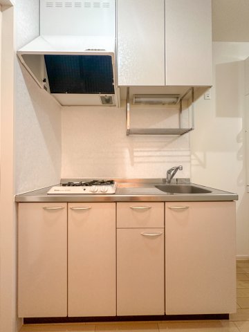 キッチン　同タイプ間取りの別部屋写真です。