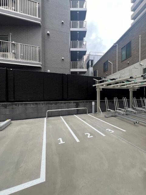 駐車場　バイク置き場