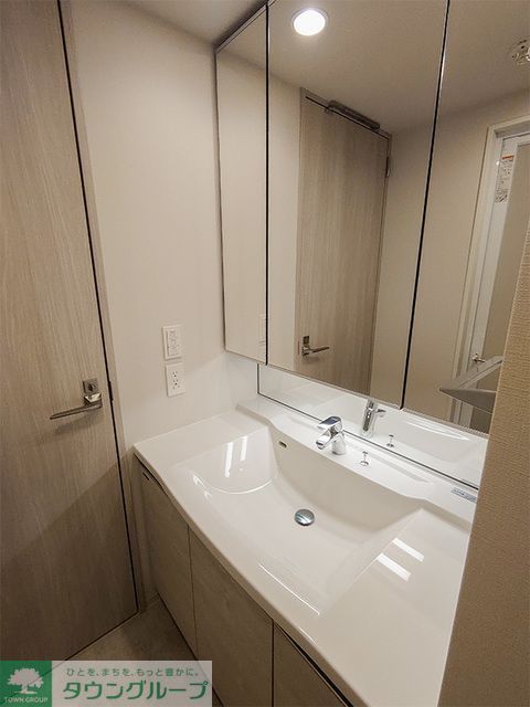 洗面設備　※写真は同タイプ住戸です。