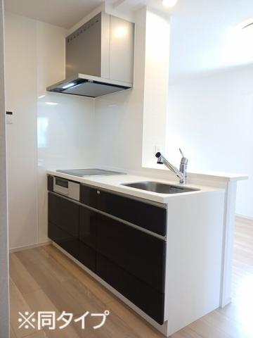 キッチン　※同タイプ部屋の写真です。