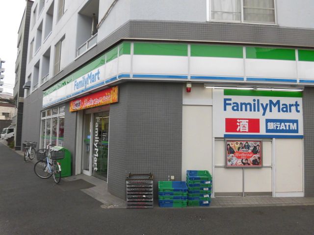 コンビニ　ファミリーマート鶴見仲通店（コンビニ）まで433m