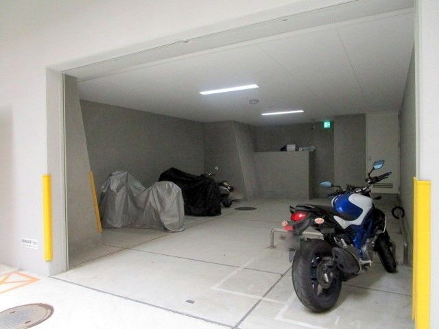 その他　バイク置場