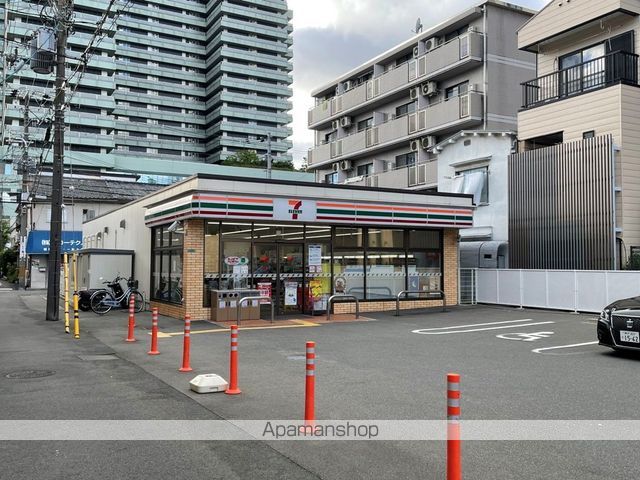 コンビニ　セブンイレブン（コンビニ）まで303m