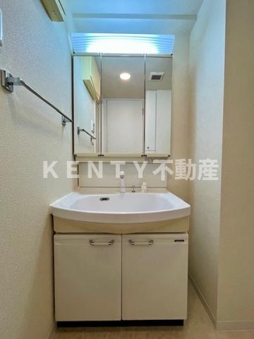 洗面設備　コンパクトで使いやすい洗面所
