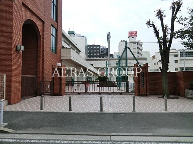 中学校　横浜市立横浜吉田中学校（中学校）まで653m