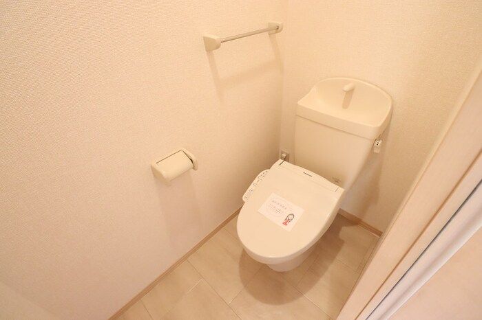 トイレ　清潔感のあるトイレです
