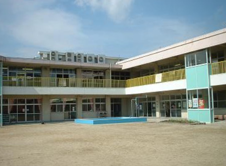 幼稚園・保育園　中部保育園（幼稚園・保育園）まで1517m