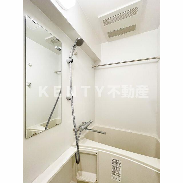 バス・シャワールーム　落ち着いた空間のお風呂です