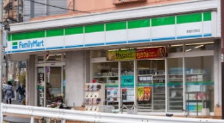 コンビニ　ファミリーマート 新宿弁天町店（コンビニ）まで66m