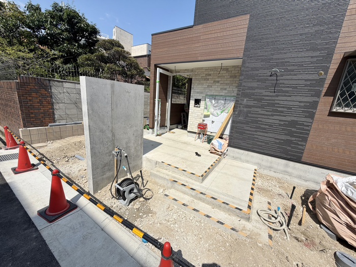 建物外観　建築中