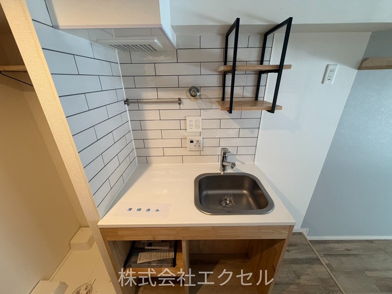 キッチン　同建物の別部屋の写真
