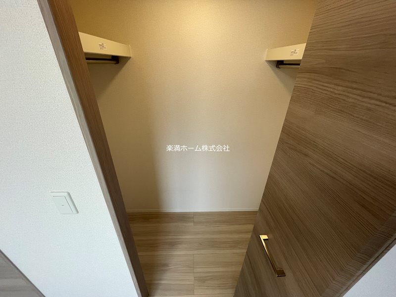 収納　ウオークインクローゼット♪