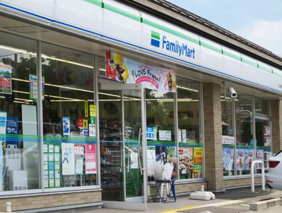 コンビニ　ファミリーマート 北山栗栖町店（コンビニ）まで226m