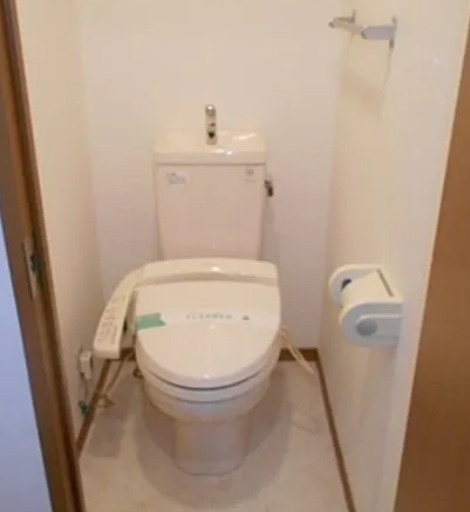 トイレ　別部屋の画像を使用しております。