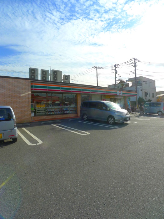 コンビニ　セブンイレブン（コンビニ）まで435m