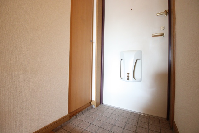 玄関　※別室の参考写真の為、現況優先です。