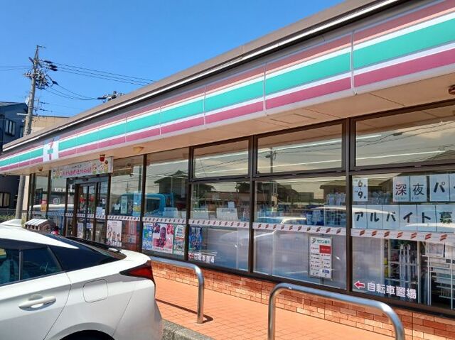コンビニ　セブンイレブン（コンビニ）まで800m