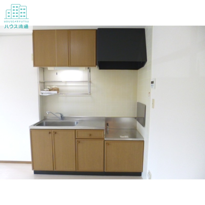 キッチン　※別号室反転タイプのお部屋です