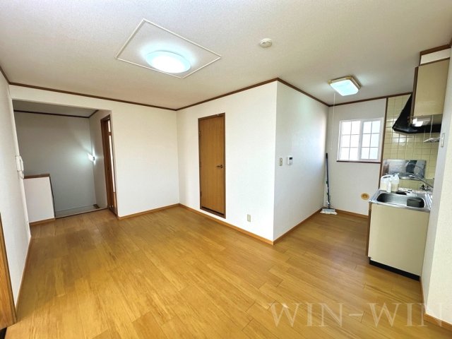 居室・リビング　イメージ（同建物内別部屋の写真です）