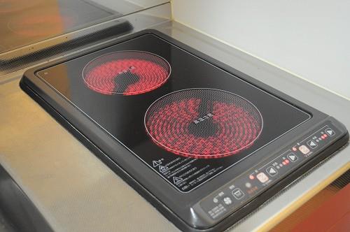 キッチン　便利な2口電気コンロ♪火力もあります。