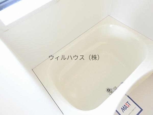 バス・シャワールーム　追い焚き機能付きバス！