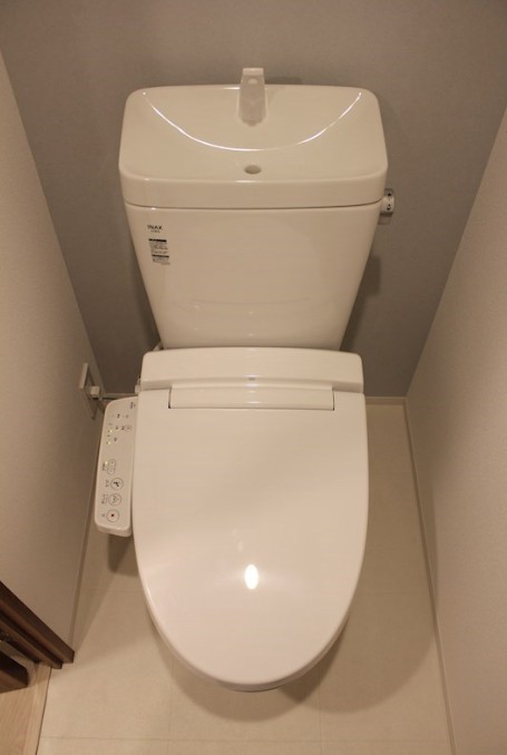 西武新宿線 下落合駅 徒歩3分 6階建 築5年のトイレ写真