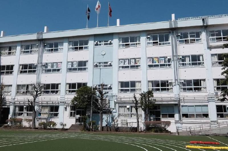 小学校　西小岩小学校（小学校）まで550m