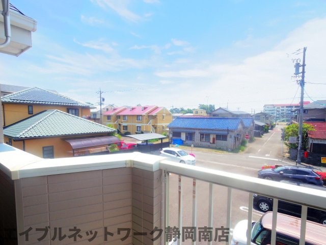 バルコニー　陽当たり良好なバルコニーです