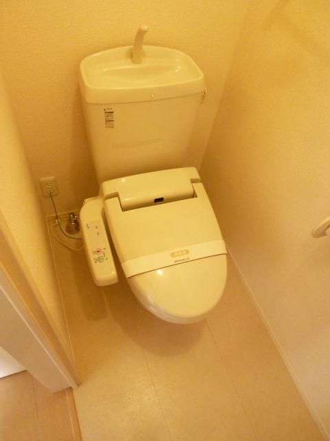 トイレ　★温水洗浄付き便座★