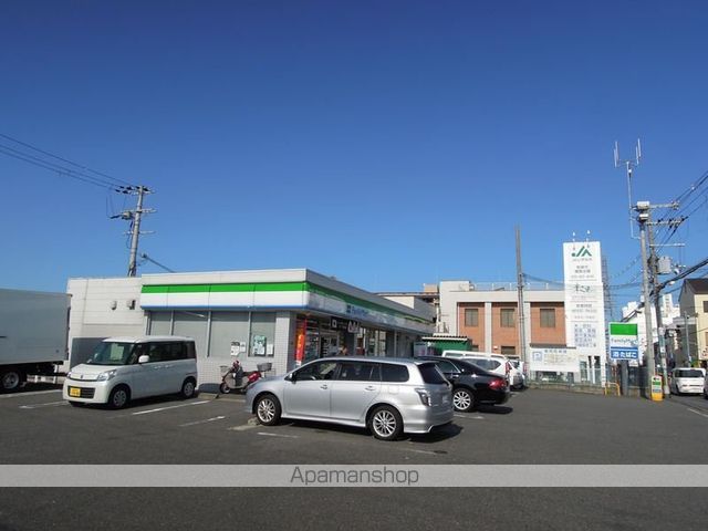 コンビニ　ファミリーマート（コンビニ）まで375m
