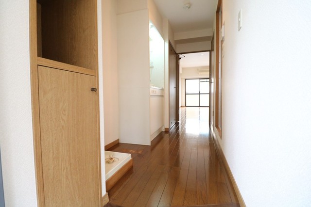 その他　【玄関】※間取り・内装は現地優先