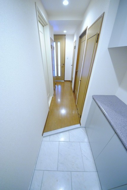 玄関　写真は４０３号室