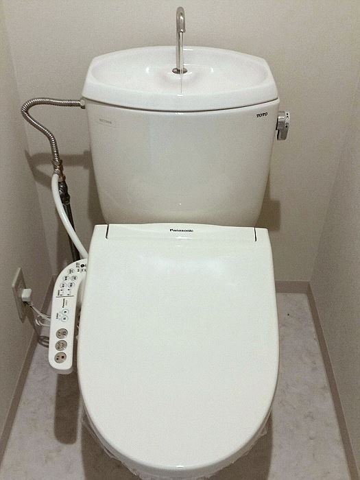 ＪＲ東海道本線 甲子園口駅 徒歩5分 2階建 築31年のトイレ写真