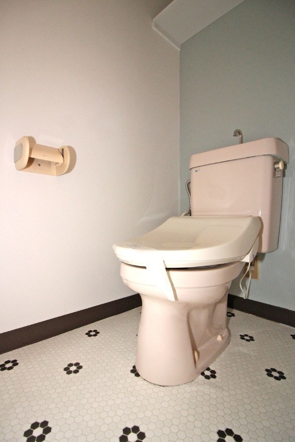 トイレ　トイレ温水洗浄便座