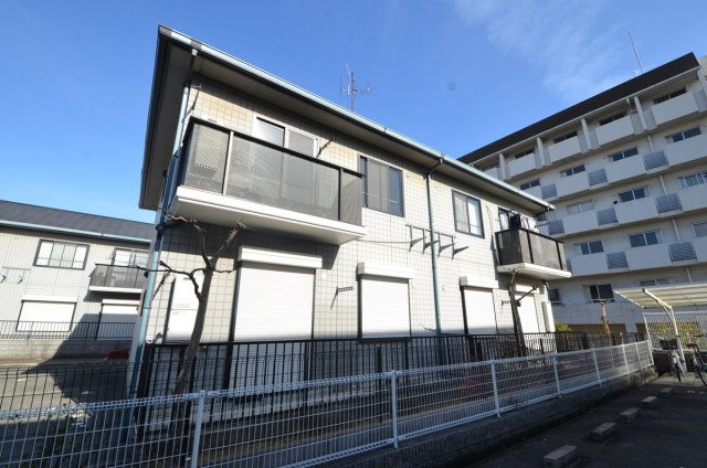 建物外観　敷地内に駐車場があります！