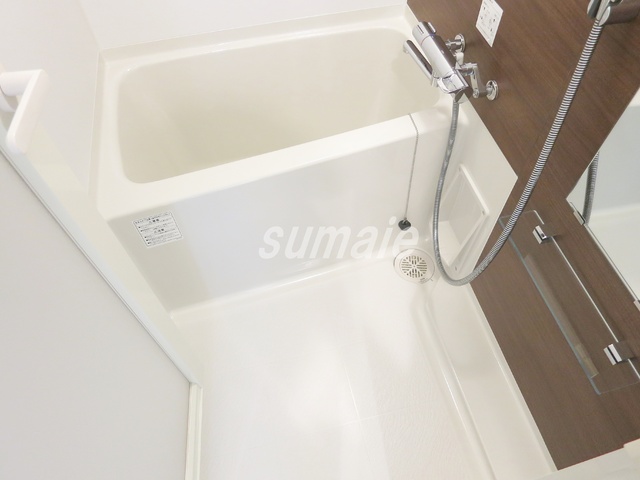 バス・シャワールーム　バス・トイレ別！