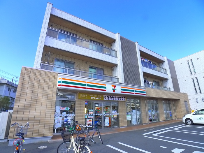 コンビニ　セブンイレブン（コンビニ）まで260m