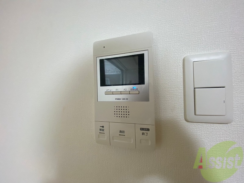 セキュリティ　ＴＶモニター付インターホンです。来客者の顔が見えるので安心！