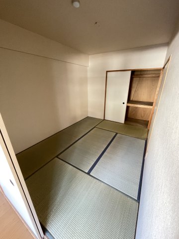 阪急京都線 崇禅寺駅 徒歩7分 6階建 築31年の居間写真