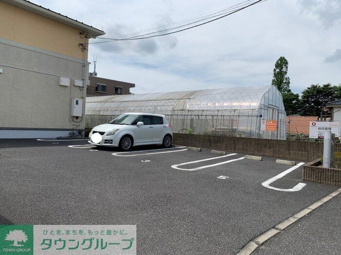 駐車場　駐車場