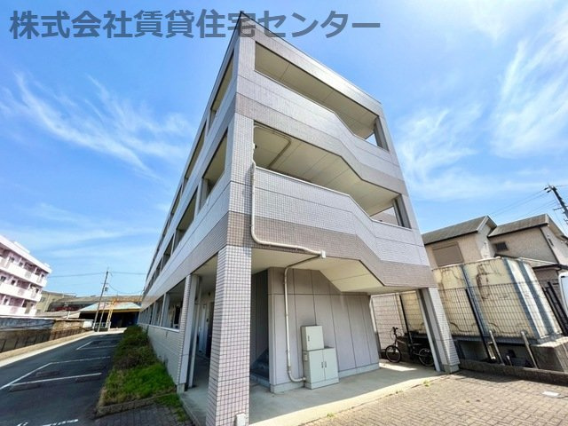 ＪＲ紀勢本線 和歌山市駅 バス乗車時間：11分 最寄りバス停で下車 徒歩8分 築21年