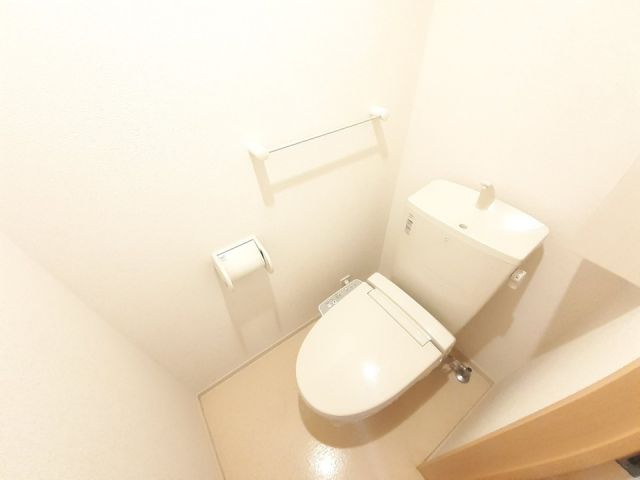 ファミール ラセムIのトイレ写真