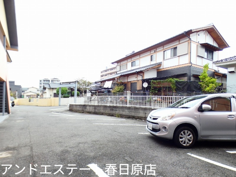 駐車場　敷地内駐車場アリ