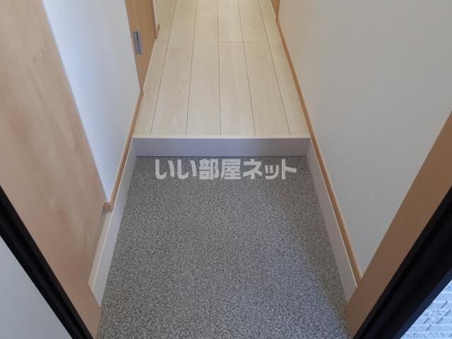 仙台市地下鉄東西線 薬師堂駅 徒歩14分 3階建 築4年の玄関写真
